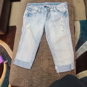 Amethyst Light Blue Distressed & cuffed Capris  New- never been worn but no tags